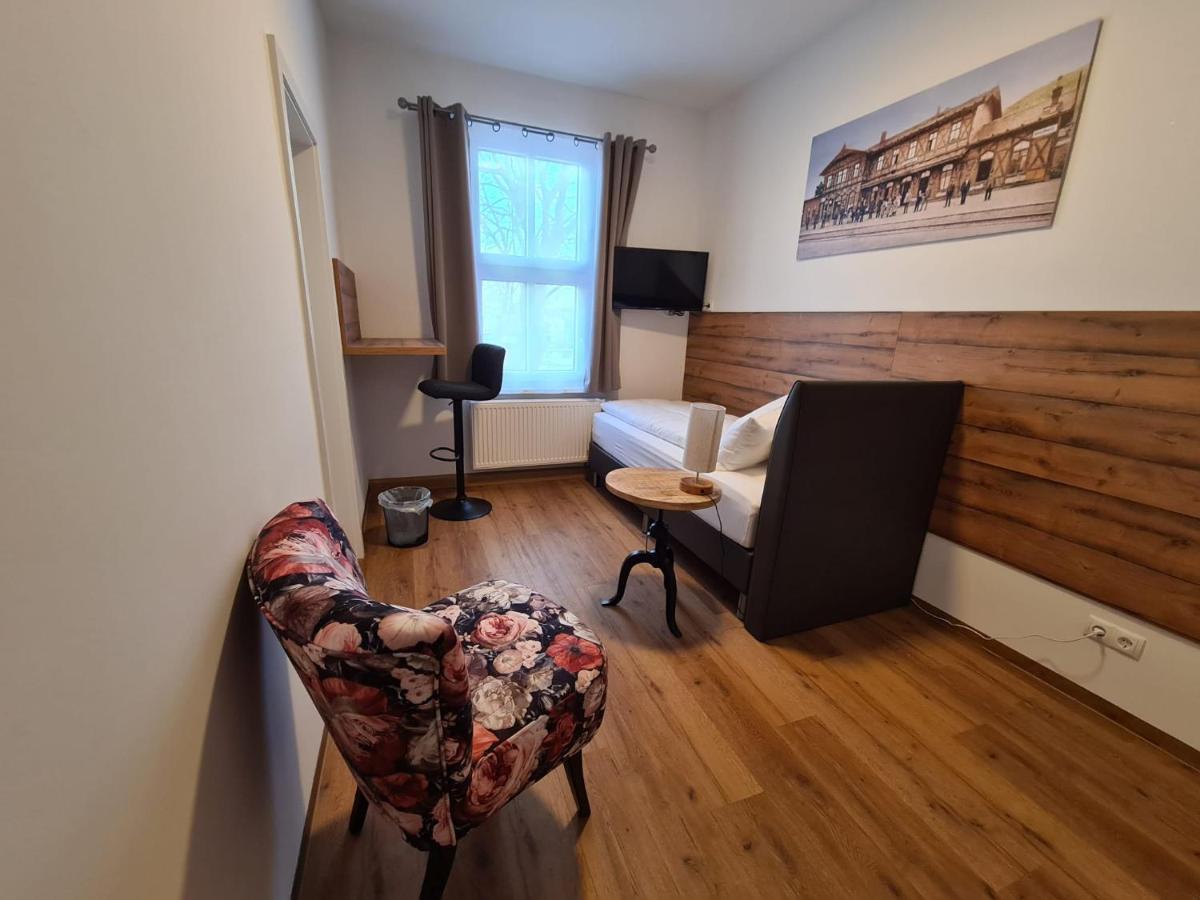 Hotel Gleis 3Viertel Ена Экстерьер фото