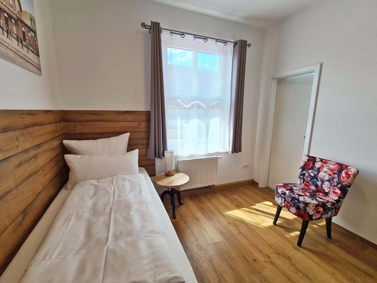 Hotel Gleis 3Viertel Ена Экстерьер фото