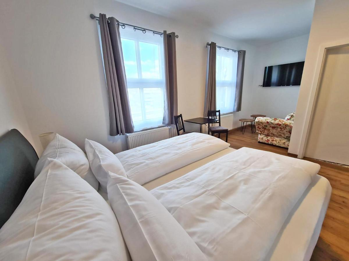 Hotel Gleis 3Viertel Ена Экстерьер фото
